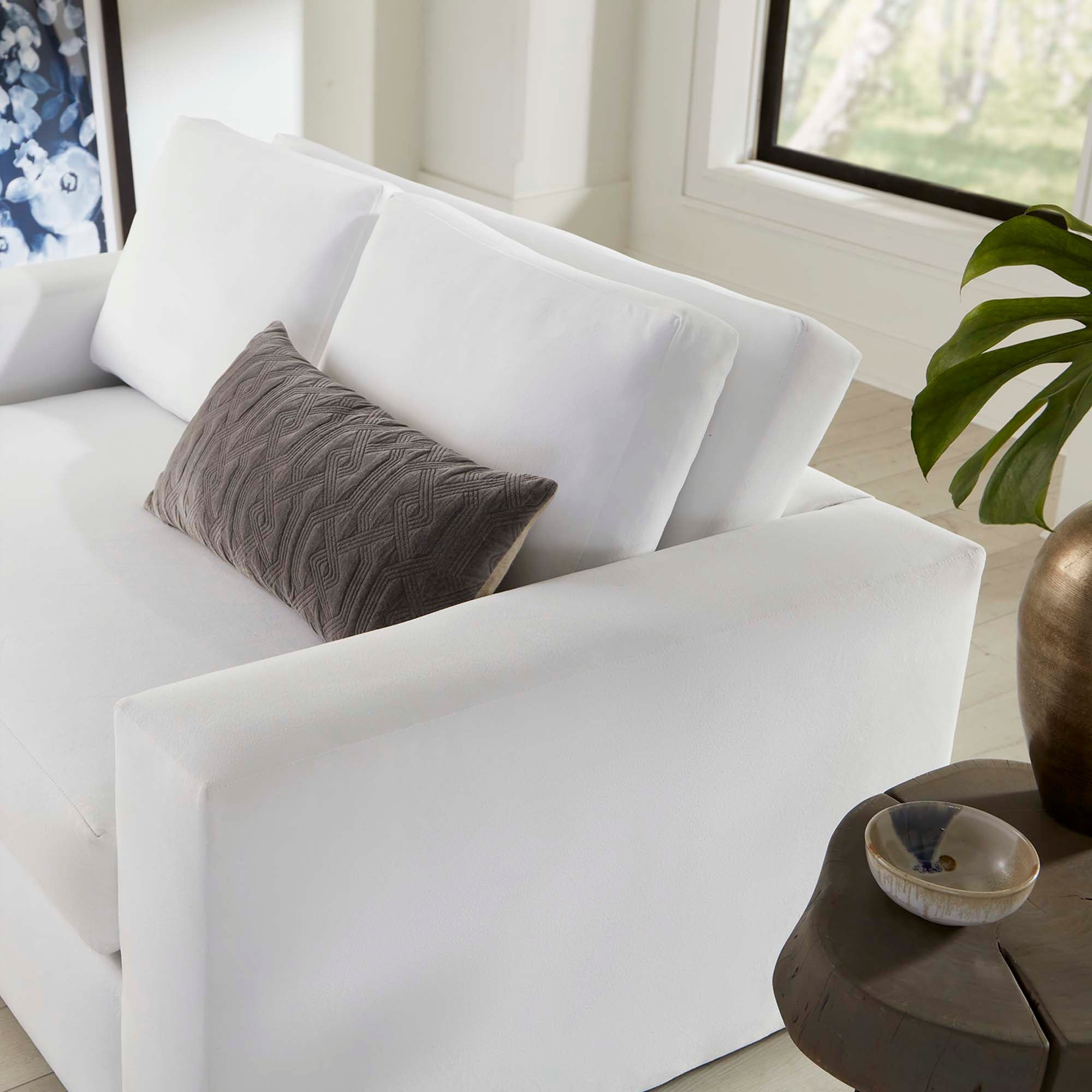 Avendale Velvet Loveseat – Made in the USA With Bench Seat Cushion by Modway