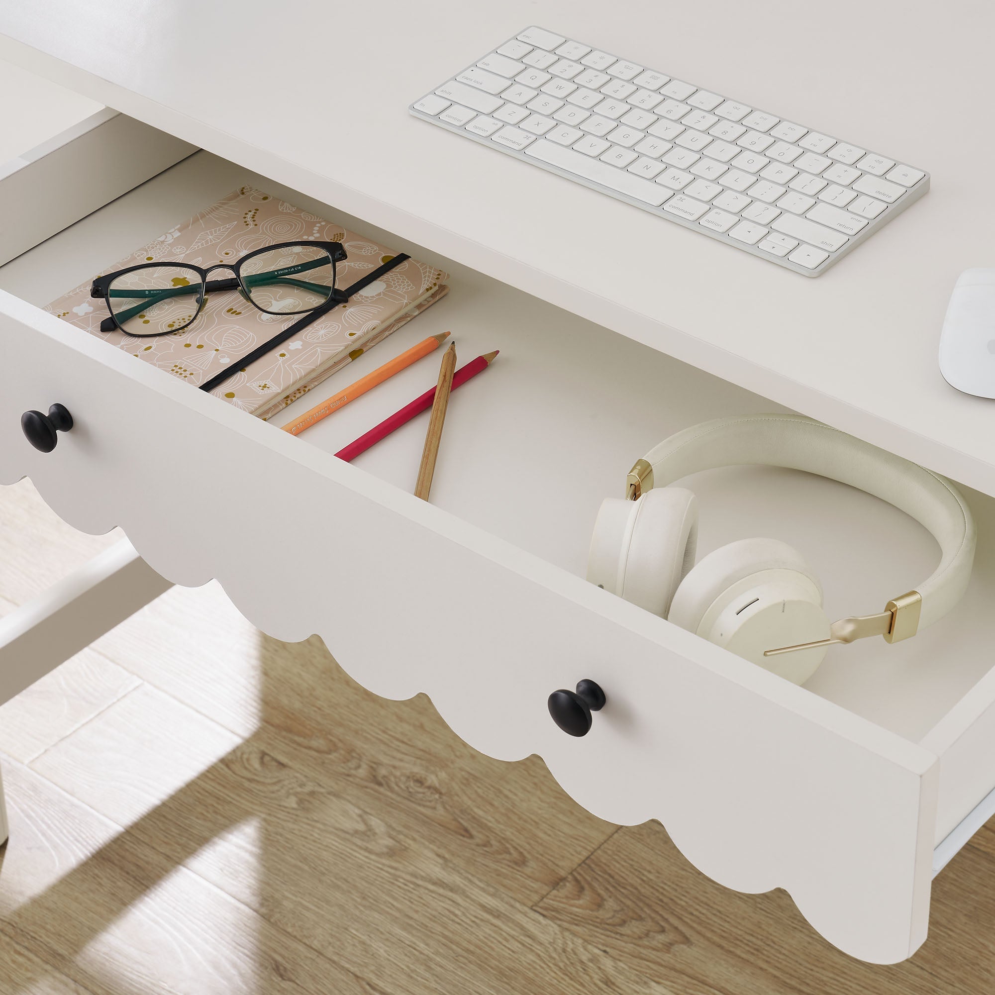 Emmeline 1-Drawer Scallop Writing Desk by Modway