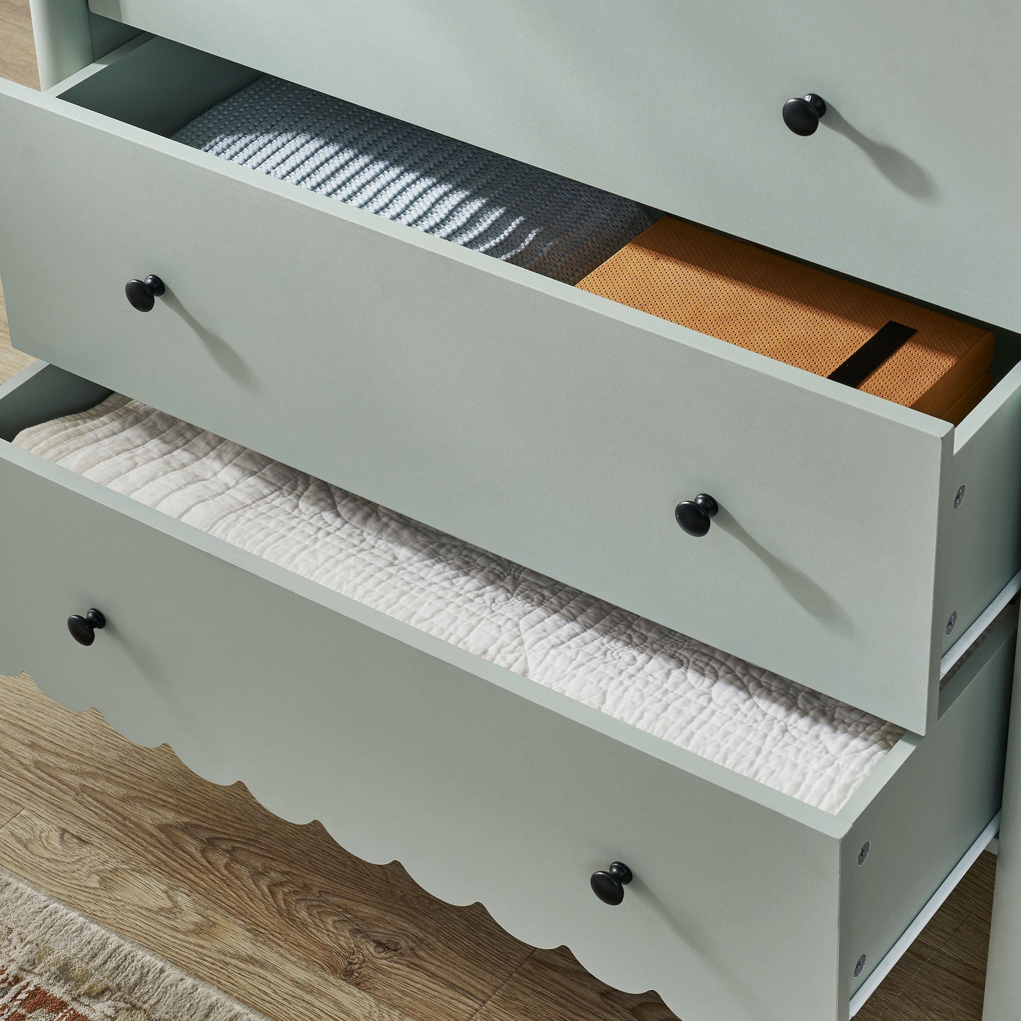 Emmeline Scalloped 5-Drawer Chest by Modway