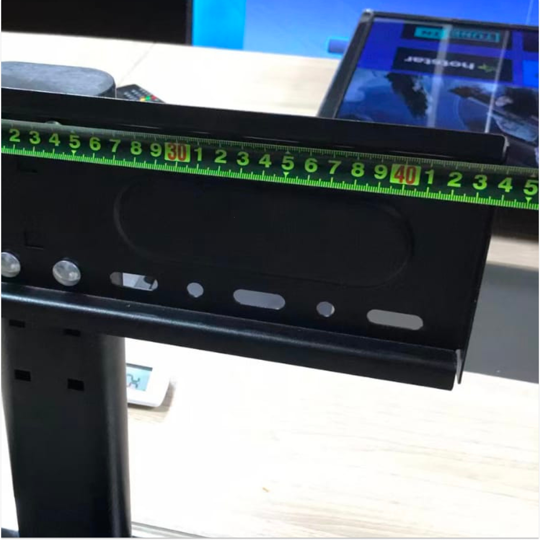 Anti Theft Free Standing Mount LCD