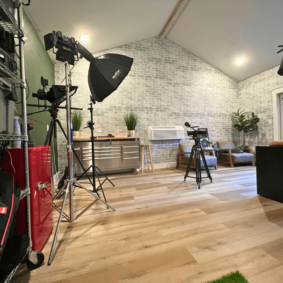 7" x 48" x 6.5mm Thickness French Oak Click Lock Luxury Vinyl Plank, 20MIL (19SQ FT/ BOX)