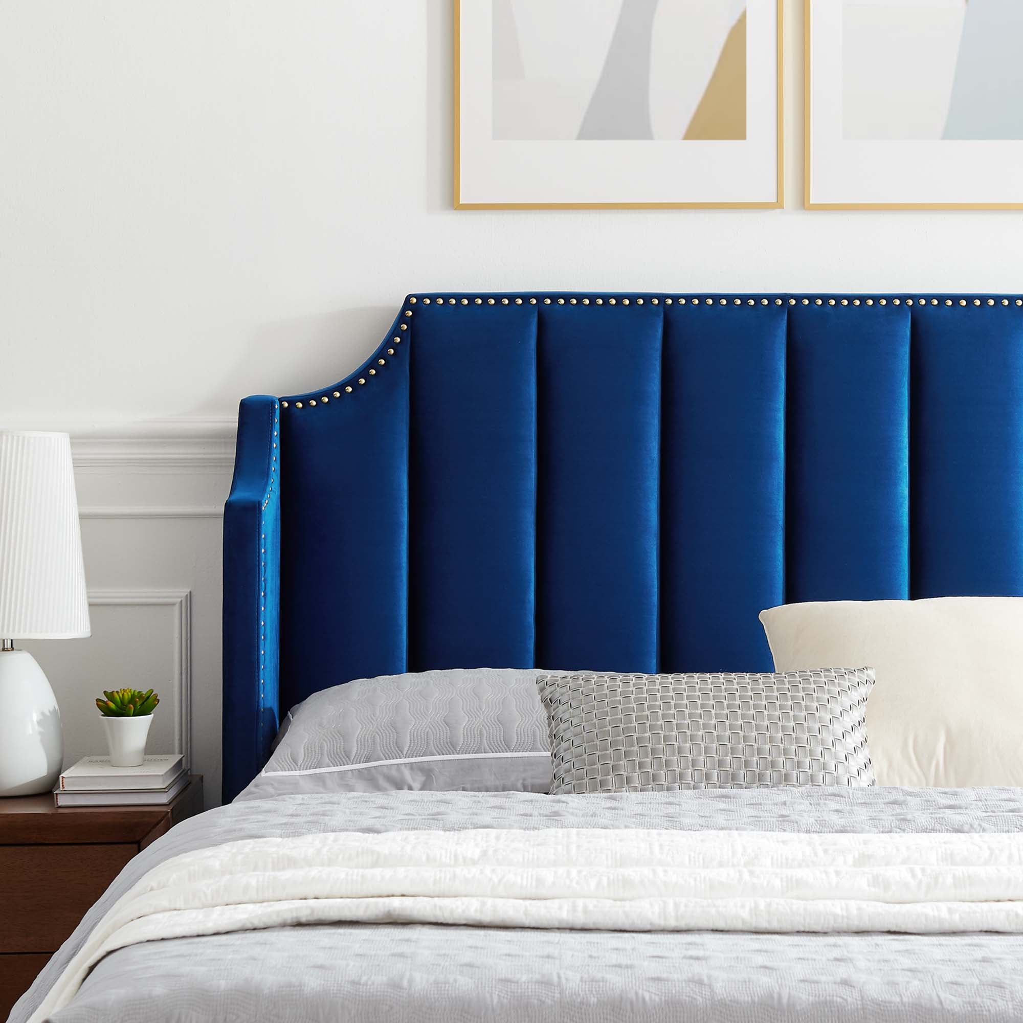 Daniella Performance Velvet Platform Bed by Modway