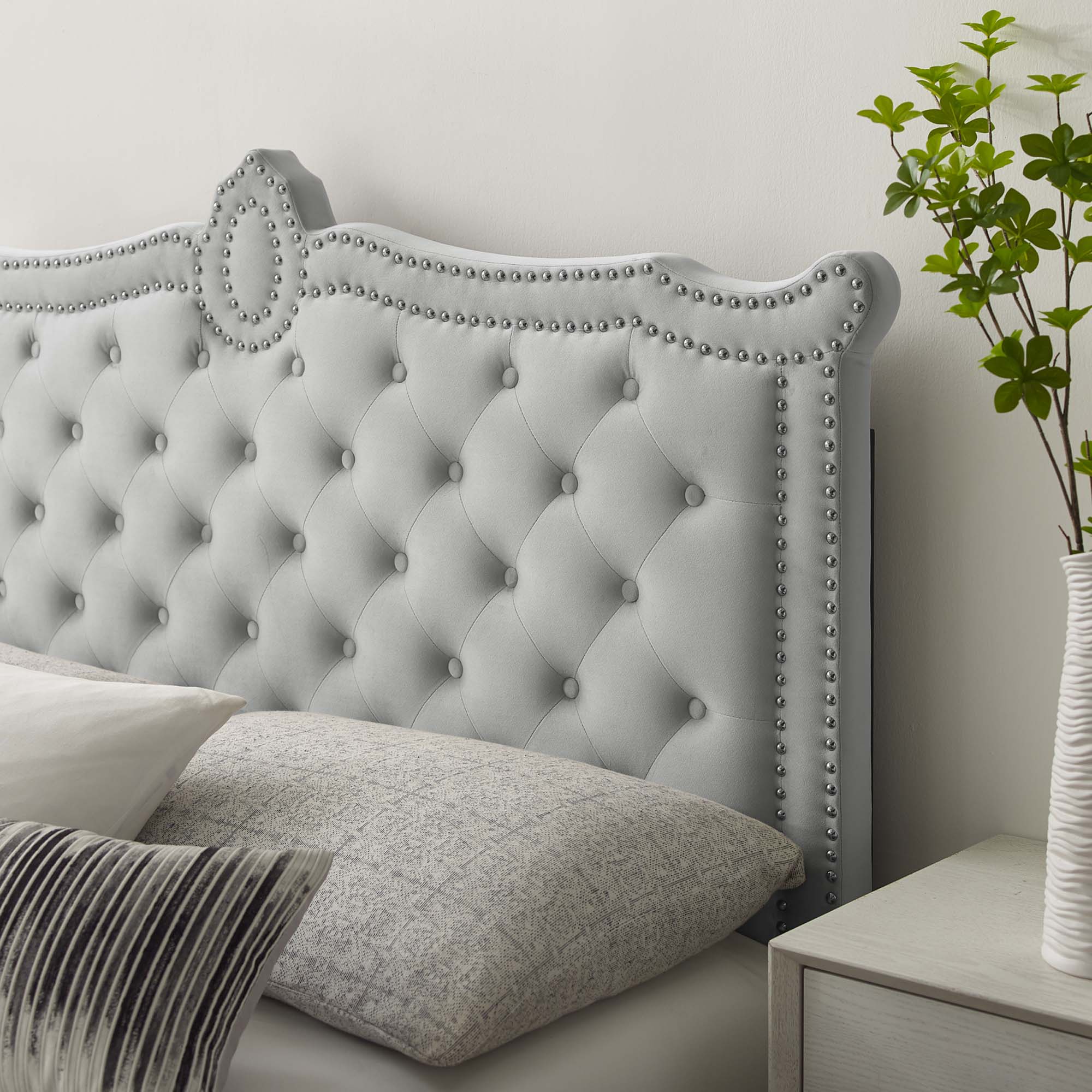 Clara Performance Velvet Queen Platform Bed by Modway