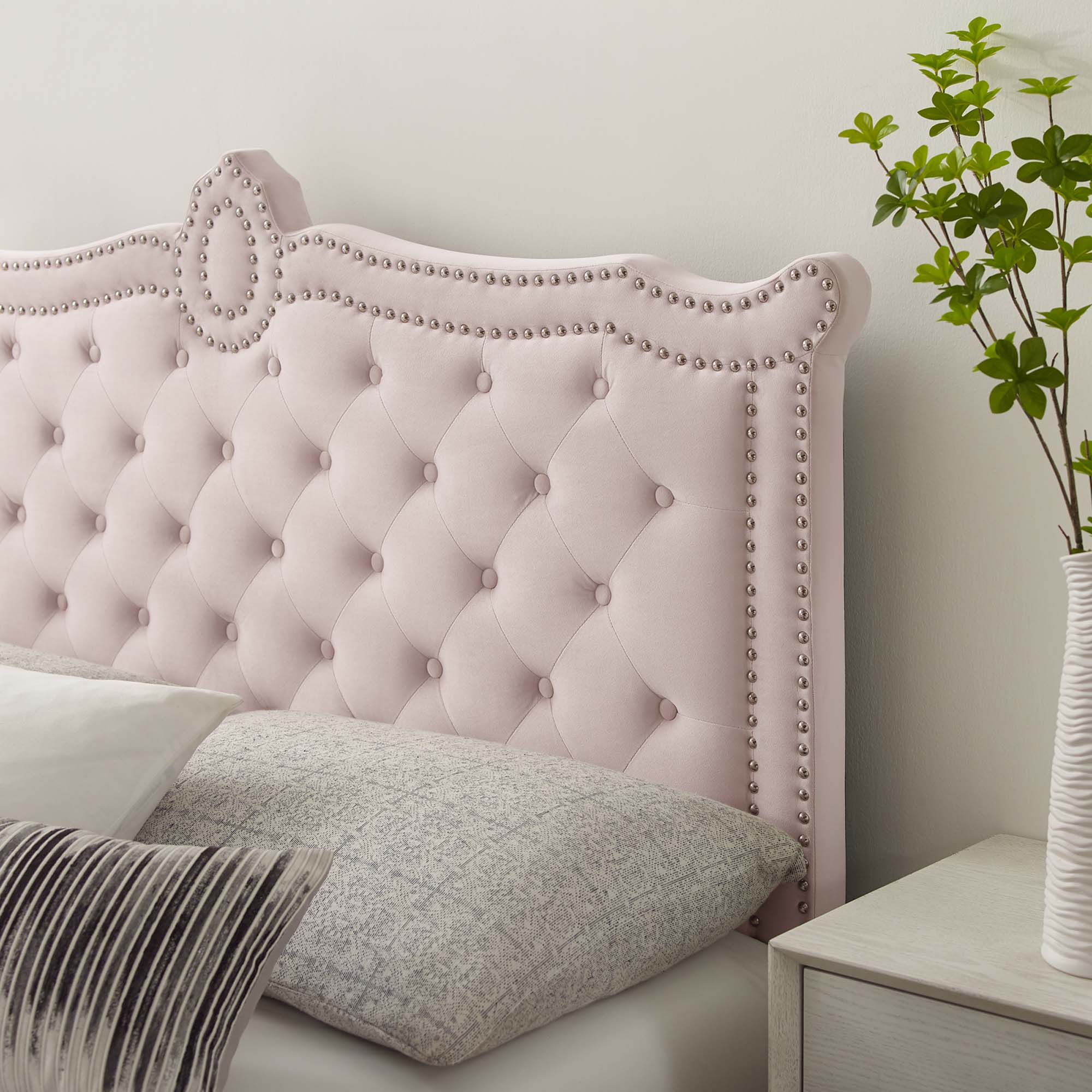 Clara Performance Velvet Queen Platform Bed by Modway