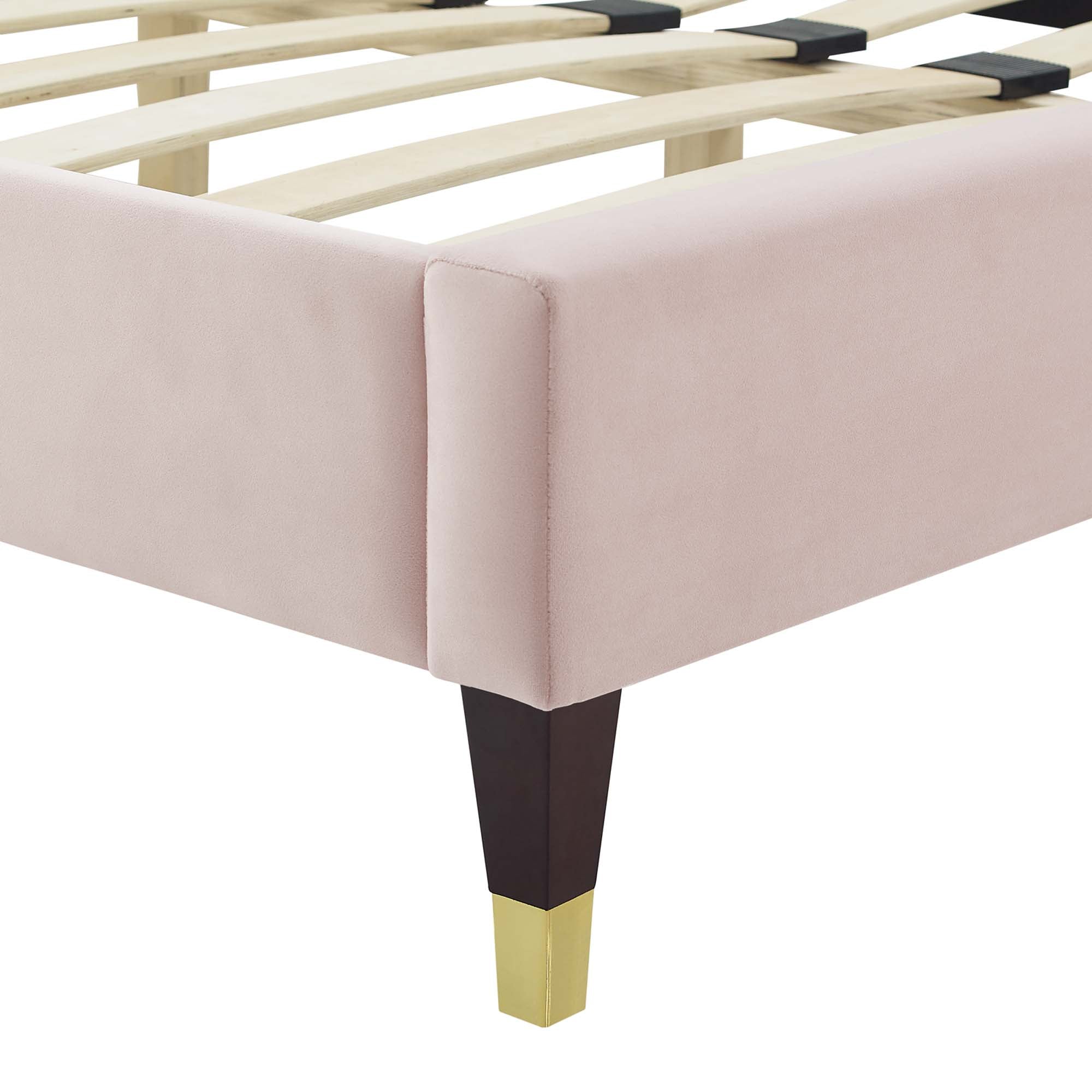Amber Performance Velvet Platform Bed With Wood and Gold Legs by Modway