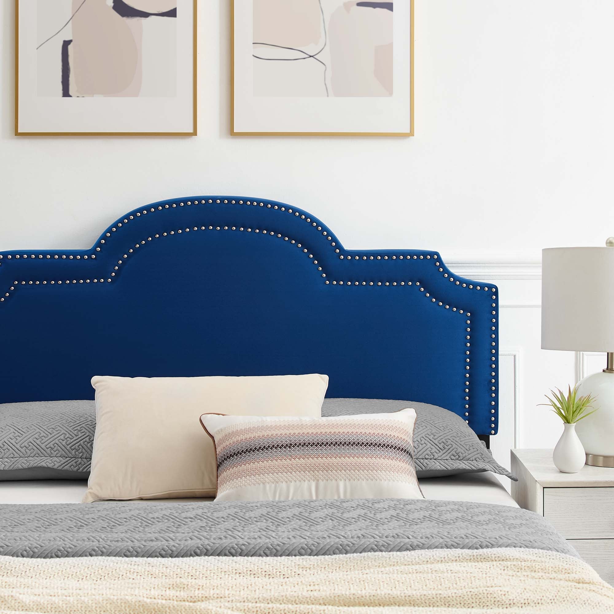 Aviana Performance Velvet Bed With Gold Legs by Modway