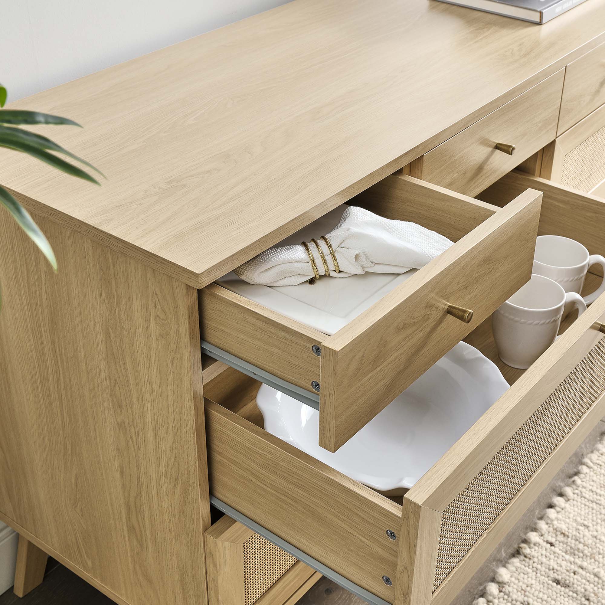Soma 8-Drawer Dresser by Modway
