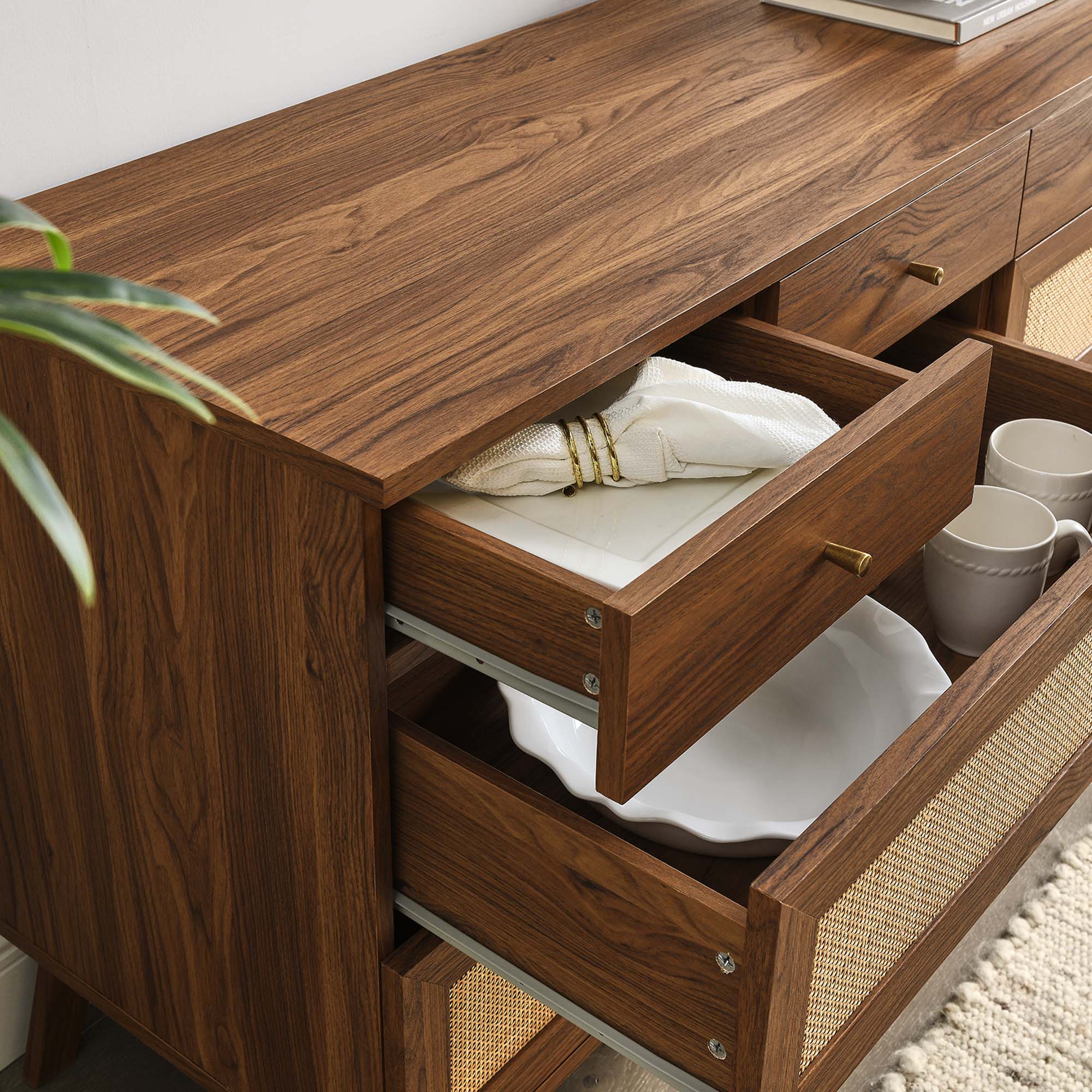 Soma 8-Drawer Dresser by Modway