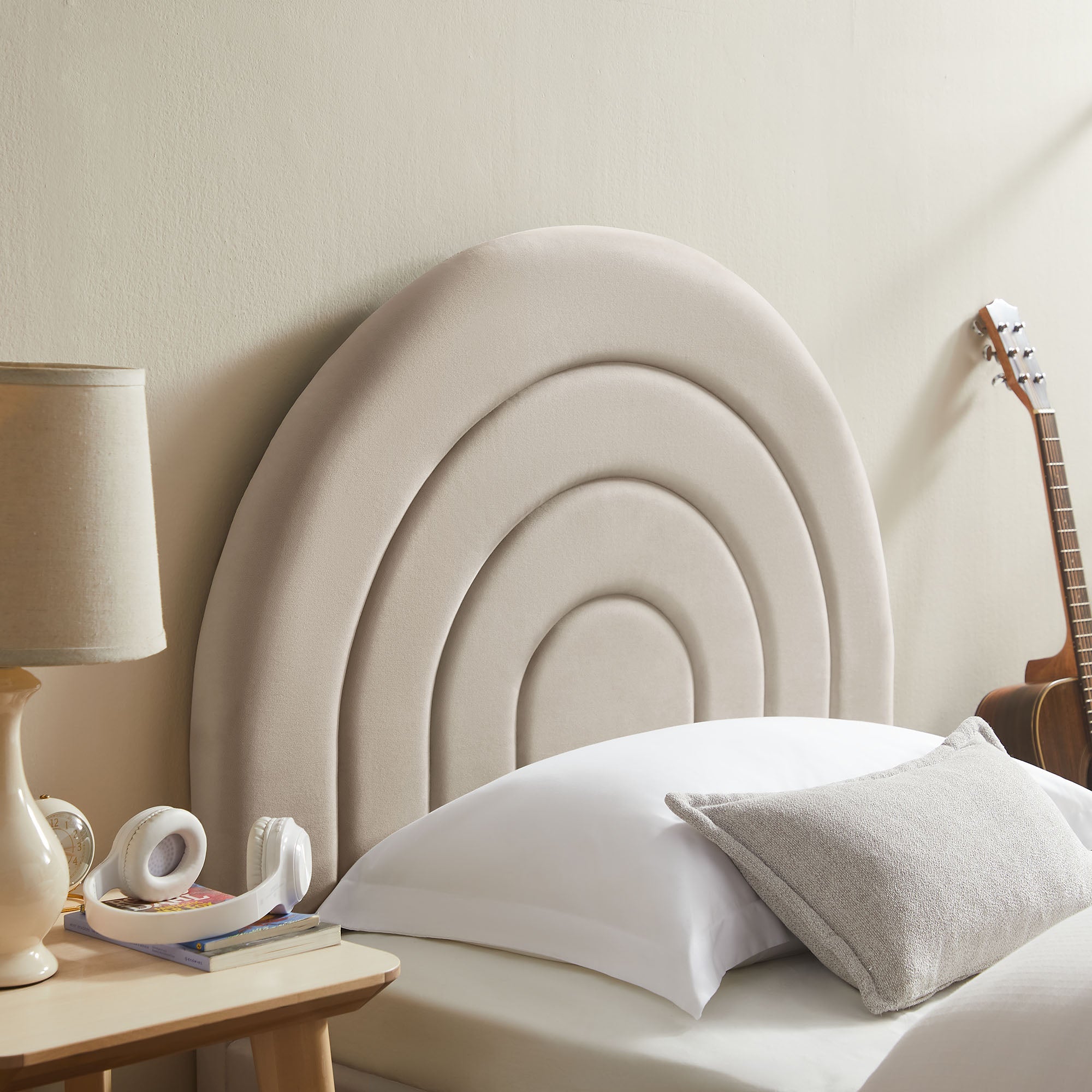 Solana Arched Performance Velvet Platform Bed by Modway