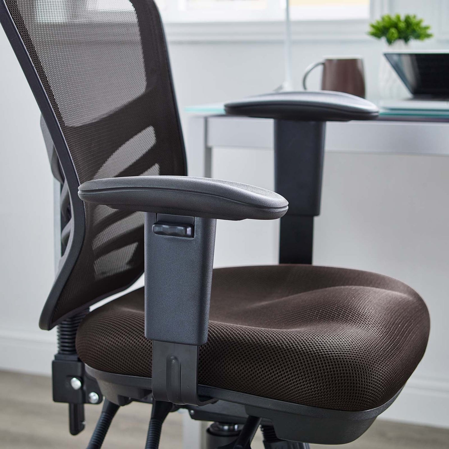 Articulate Mesh Office Chair By HouseBean