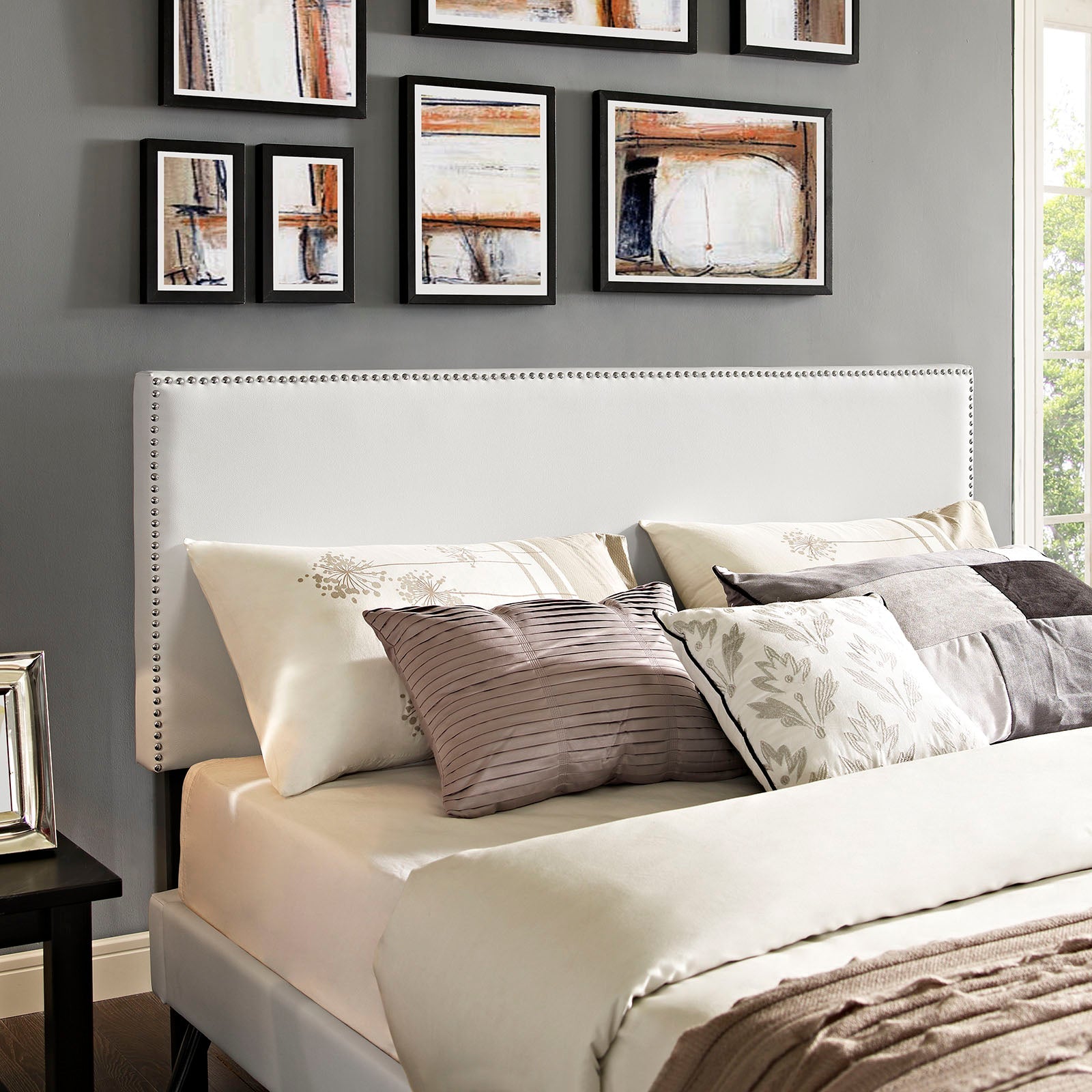 Phoebe Platform Bed with Round Splayed Legs by Modway
