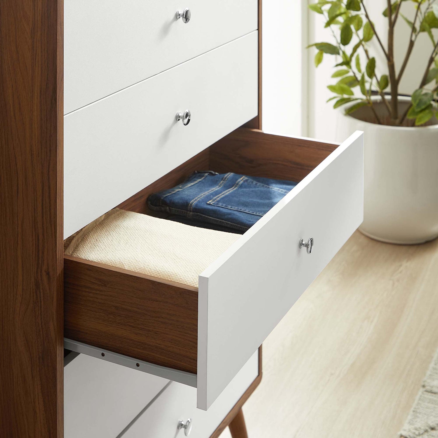 Transmit 5-Drawer Chest By HouseBean