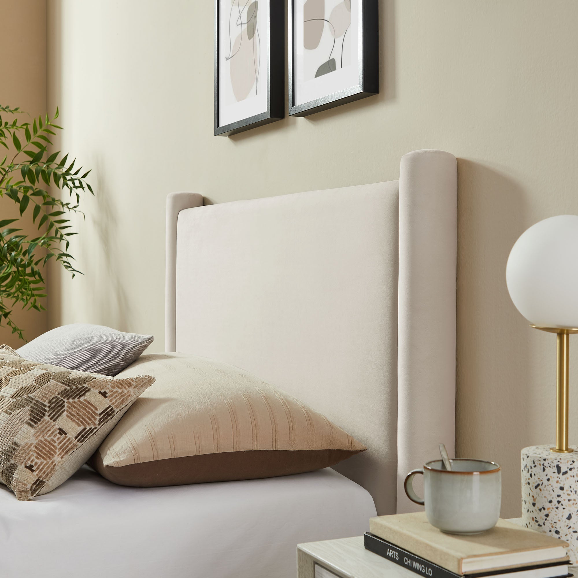 Rael Performance Velvet Platform Bed by Modway