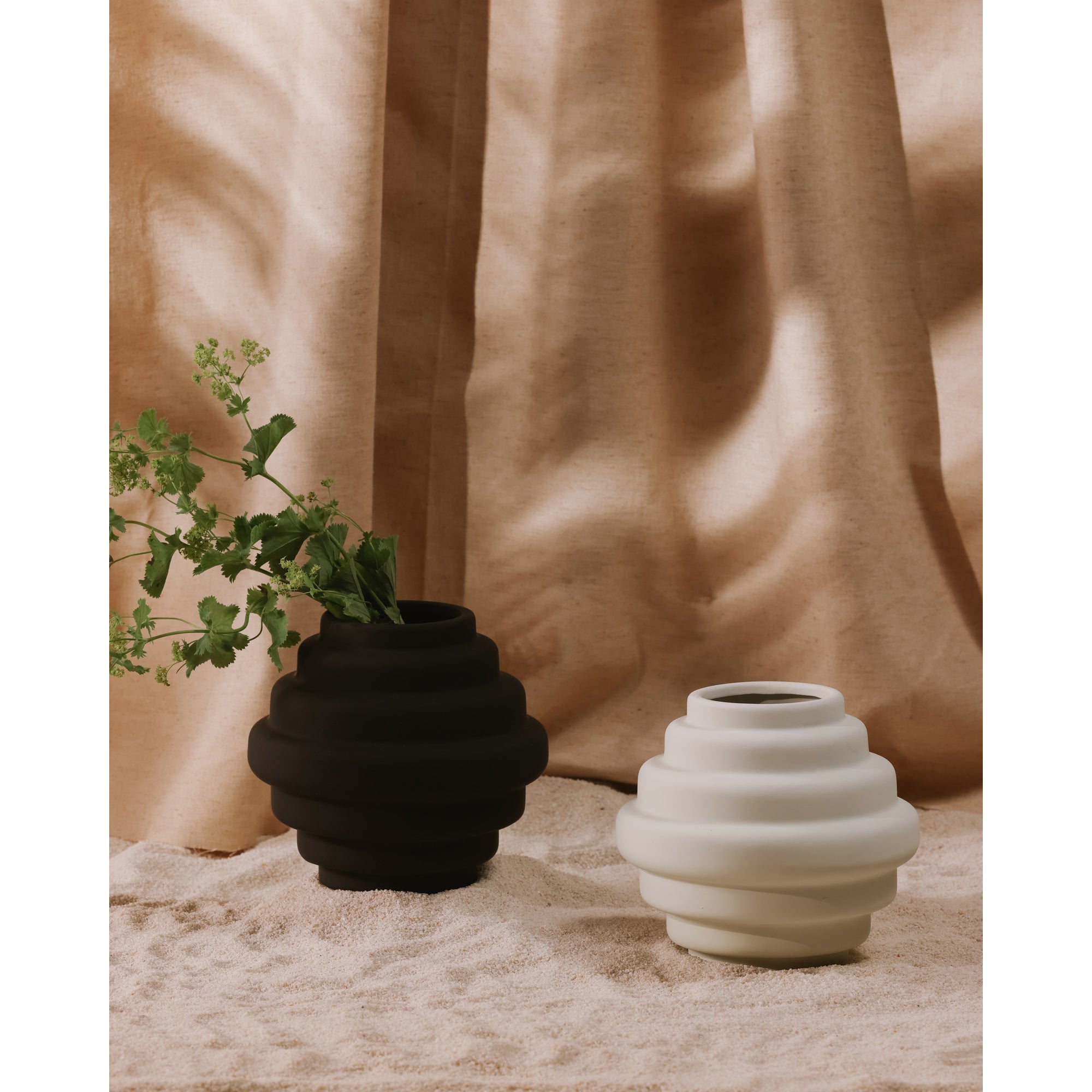 Illustrate Vase Small Vases, Black